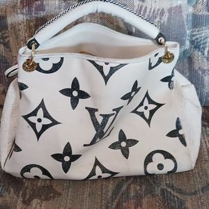 Louis Vuitton Purse